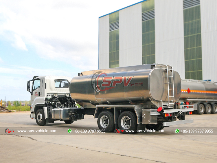 ISUZU GIGA 6x4 Gasoline Transport Truck - Rear Left Side